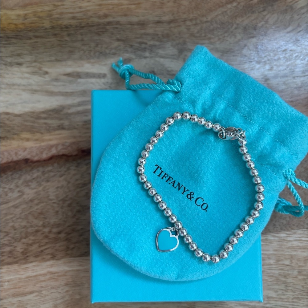 Tiffany & Co. Silver Bracelet with Blue Heart Charm - Picture 4 of 5